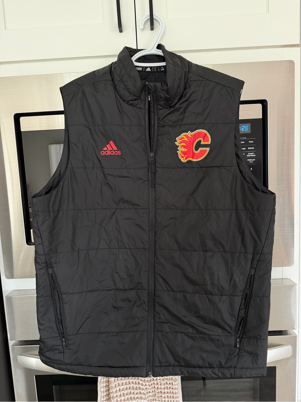 Adidas men’s Flames Vest (large)